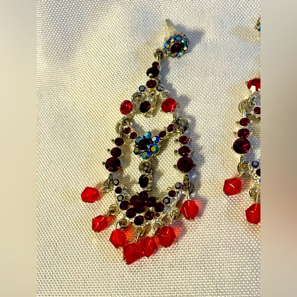 VINTAGE Chandelier Pierced 3” Long Earrings with Iridescent crystals and beads - Picture 3 of 4